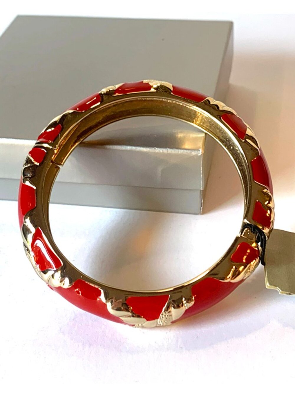 Sequin NY Red Enamel Gold-Tone Hinged Bangle Bracelet Nordstrom Box $45 NWT